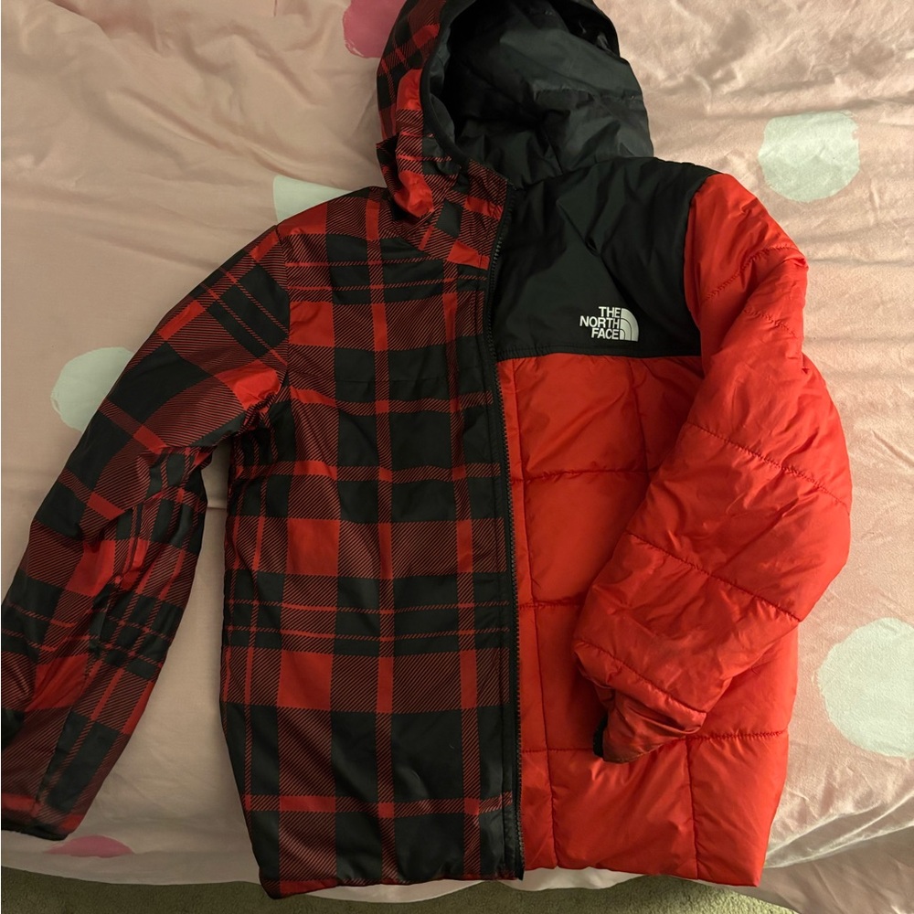 The North Face Kids Plaid Red and Black Puffer /reversible perrito size 10-12 M